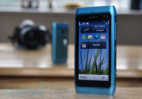 "nokia n8 review"